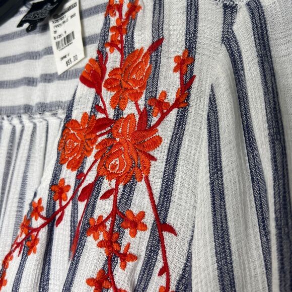 Angie Women's Striped Ivory Blue Embroidered Boho Top Long Sleeve Size S NWT - Picture 3 of 11